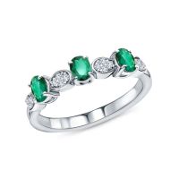 Серебряное кольцо с фианитами и изумрудами