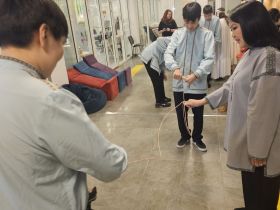 В SMART-библиотеке Якутска открыли стенд Николаю Неустроеву и центр изучения родного языка