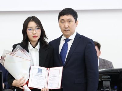 Студентам СВФУ вручили именные стипендии от «РИК Плюс»