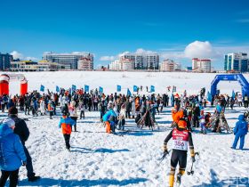 Звезды Олимпийских игр пробежали лыжный марафон с якутянами