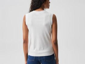Женская футболка Lacoste приталенного кроя