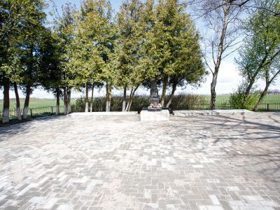 Братская могила советских воинов, погибших в январе 1945 года