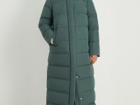 Пуховое пальто прямого силуэта