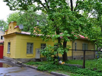 Флигель