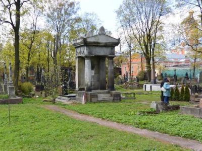 Могила Микешина М.О. (1835-1896), художника