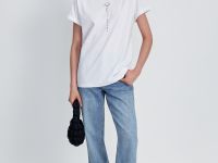 Футболка с круглым вырезом