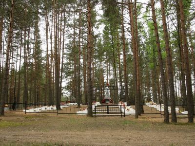 Братское кладбище советских воинов, погибших в 1941-44 гг.