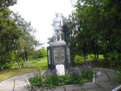 Памятник красным партизанам, погибшим в годы гражданской войны