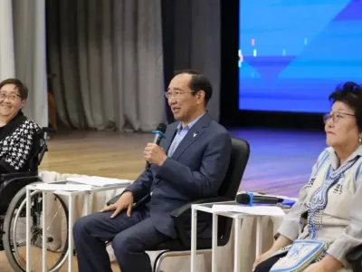 Глава Якутии встретился с жителями Оленекского эвенкийского национального района