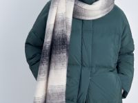 Пуховик с капюшоном и воротником-стойкой