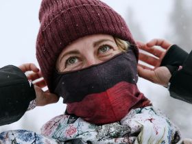 Шапка BUFF KNITTED HAT