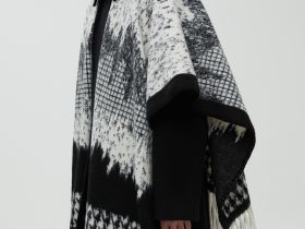 Пончо с принтом