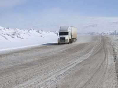Водителей просят воздержаться от поездок по федеральной трассе Невер — Якутск из-за непогоды