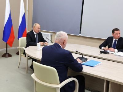 Глава Якутии доложил президенту России о перспективах агломерации Тикси-Найба