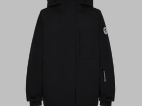 Горнолыжная куртка с капюшоном