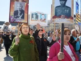 Фото. В Якутске акция «Бессмертный полк» собрала более 50 тысяч человек