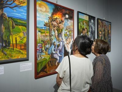 Выставка картин Ивана Лебедева, посвященных Великой Отечественной войне, открылась в Якутии