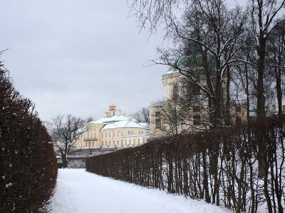 Дворцово-парковый ансамбль Верхнего парка и Нижнего сада