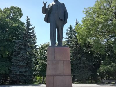 Памятник В.И.Ленину
