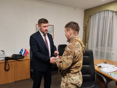 Поддерживаем наших