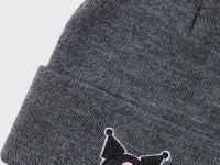 Тёмно-серая шапка бини с ушками и вышивкой Kuromi для девочки Глория Джинс