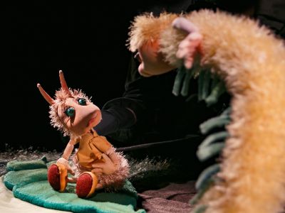 Муравьишка идёт домой (Театр кукол)