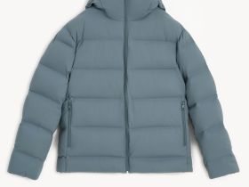 Пуховик с воротником-стойкой и капюшоном