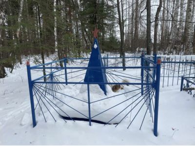 «Могила активного участника установления Советской власти, коммуниста Исхакова, убитого кулаками»