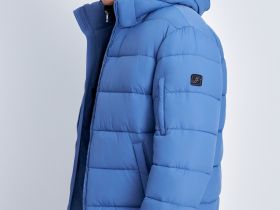 Утепленная стеганая куртка со съемным капюшоном