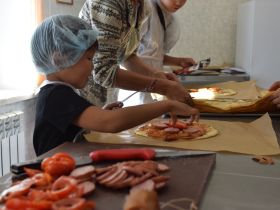 Семьи участников СВО провели кулинарный мастер-класс в Якутске
