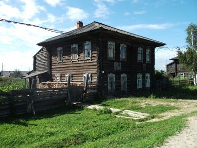 В этом доме жили Н.Н.Яковлев и А.В.Шишков