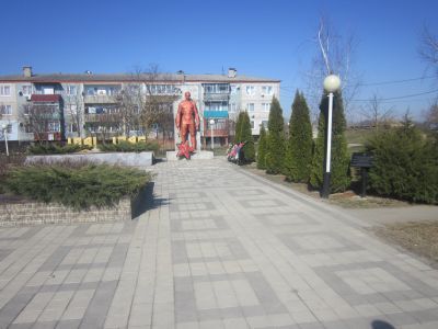 Братская могила 179 советских воинов, погибших в боях с фашистскими захватчиками