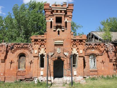Усадьба Самариных (комплекс): дом жилой (бывшая людская); ворота и ограда