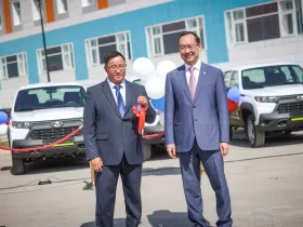 17 новых автомобилей передали районным больницам Якутии