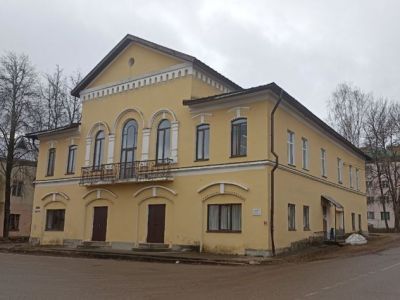 Здание театра и пожарного депо