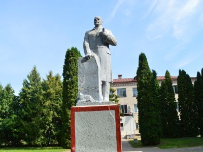 Памятник В.И.Ленину