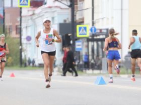Якутянка Татьяна Артемьева впервые завоевала серебро чемпионата России по бегу 100 км
