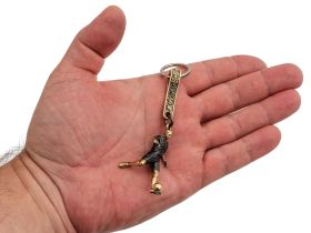 Брелок Футболист, бронза