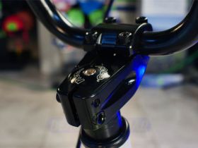 Экстремальный велосипед Stark Madness BMX Race, год 2024, цвет Серый-Красный, ростовка 9