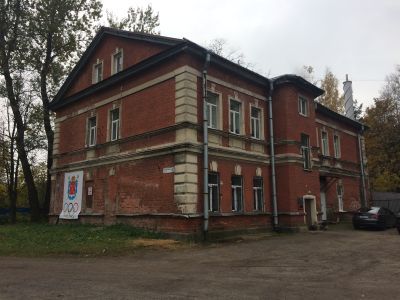 Дом церковно-приходской школы и причта