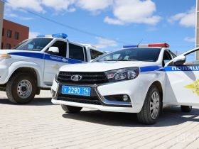 «Один день с полицией»: в Якутске развернули выставку вооружения и спецтехники