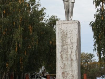 Памятник В.И.Ленину