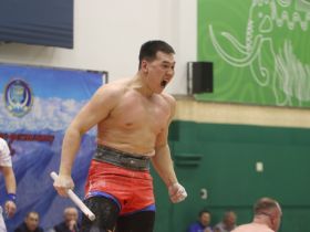 Сенсационно завершился турнир по мас-рестлингу Харлампия Васильева в Якутске