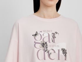 Свободная футболка с принтом