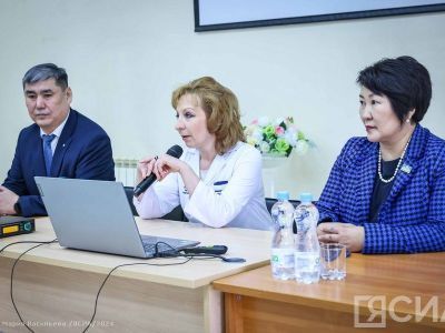 Врач из Москвы Марьяна Лысенко в Якутске встретилась с коллективом Медицинского института 