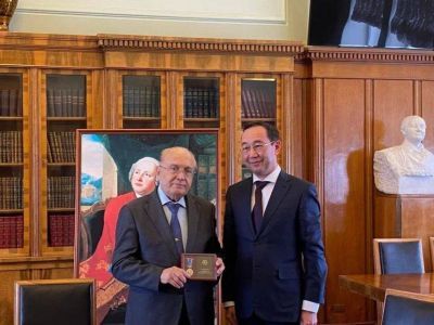 Глава Якутии встретился с ректором МГУ Виктором Садовничим