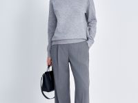 Свитер свободного силуэта с воротником-стойкой