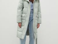 Утепленное пальто с поясом