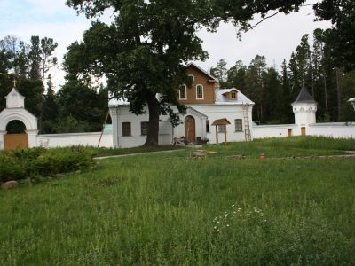 Настоятельский корпус (руины)