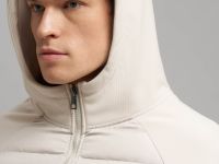 Стеганая куртка с наполнителем из натурального пух